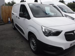 2023 Vauxhall Combo 1.5 Combo Prime Pv L2 2300 1.5d 100 M6 in White — image 3