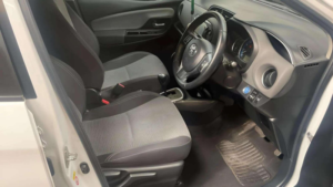 2015 Toyota Yaris 1.5 Vvt-H Icon E-CVT Euro 6 5dr in White — image 6