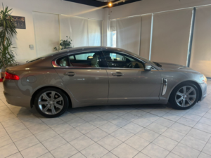2010 Jaguar Xf 3.0 D V6 Luxury in Grey — image 6
