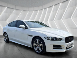 2016 Jaguar Xe 2.0 Gtdi R-Sport Auto Euro 6 (s/s) 4dr in White — image 3
