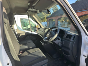 2022 Renault Master 2.3 Dci 35 Business+ Fwd Mwb Medium Roof Euro 6 4dr in White — image 2