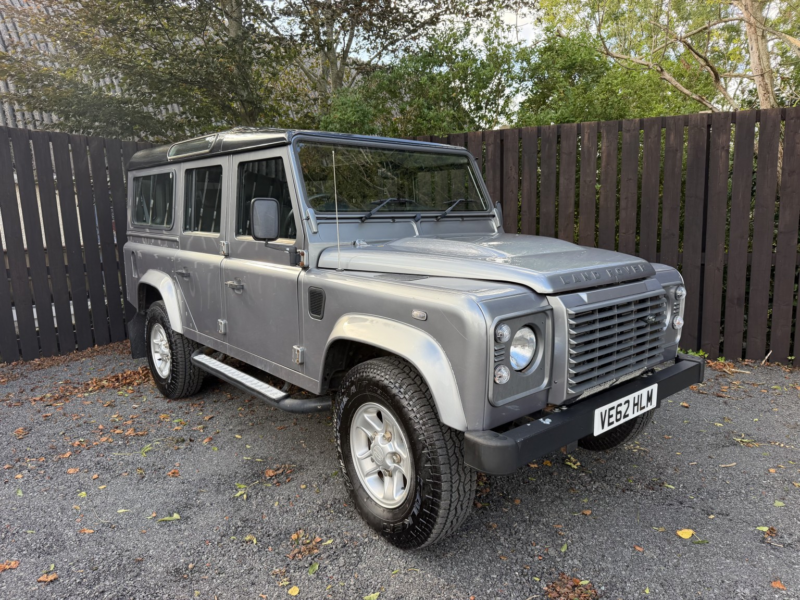 2012 Land Rover Defender 110 2.2 Tdci Xs in Grey — image 1