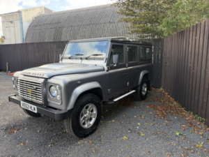 2012 Land Rover Defender 110 2.2 Tdci Xs in Grey — image 2