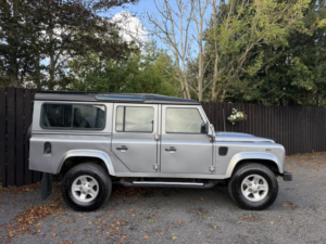 2012 Land Rover Defender 110 2.2 Tdci Xs in Grey — image 4