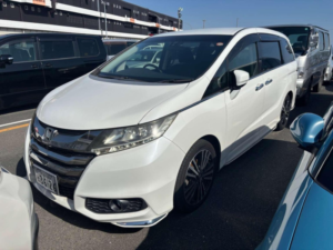 2014 Honda Odyssey 2.4 Absolute Ex 5dr 7 Seats in White — image 4