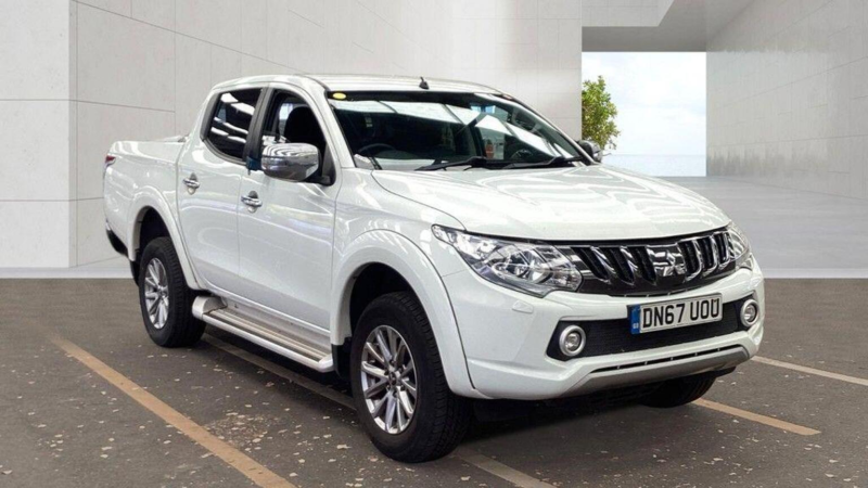 2017 Mitsubishi L200 2.4 Di-D Dc Barbarian 4WD Euro 6 4dr in White — image 1