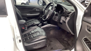 2017 Mitsubishi L200 2.4 Di-D Dc Barbarian 4WD Euro 6 4dr in White — image 2