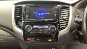 2017 Mitsubishi L200 2.4 Di-D Dc Barbarian 4WD Euro 6 4dr in White — image 5
