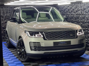 2018 Land Rover Range Rover 2.0 P400e 12.4kwh Vogue Se Auto 4WD Euro 6 (s/s) 5dr in Yellow — image 3