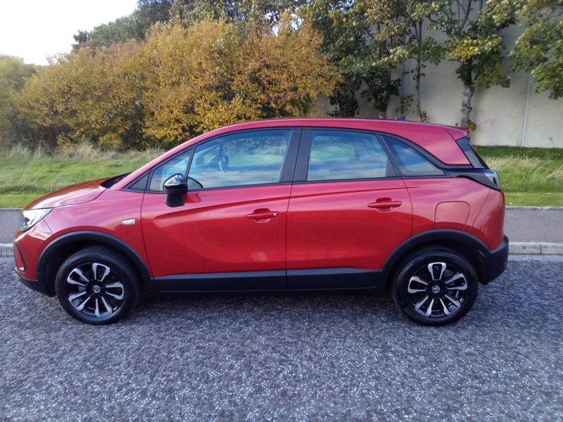 2023 Vauxhall Crossland Crossland Design 1.2 110ps 6 Speed Manual in Red — image 1