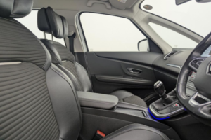 2017 Renault Grand Scenic 1.5 Dci Dynamique Nav MPV 5dr Diesel Manual Euro 6 (s/s) (110 Ps) in White — image 3