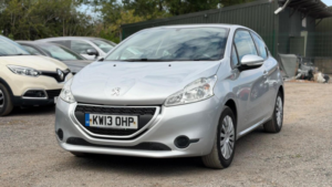 2013 Peugeot 208 1.2 Vti Access+ Euro 5 3dr in Silver — image 3