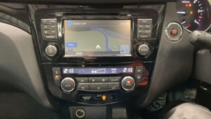 2016 Nissan Qashqai 1.6 Dci Tekna 2WD Euro 6 (s/s) 5dr in Blue — image 5