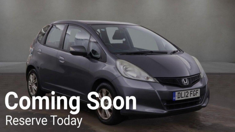 2012 Honda Jazz 1.4 I-Vtec Es CVT Euro 5 5dr in Grey — image 1