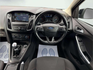2015 Ford Focus 1.6 Tdci Zetec S Euro 5 (s/s) 5dr in Black — image 4