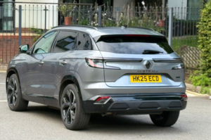 2025 Renault Austral 1.2 E-Tech Iconic Esprit Alpine SUV 5dr Petrol Hybrid Auto Euro 6 (s/s) (200 Ps) in Grey — image 4
