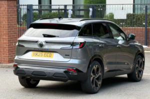 2025 Renault Austral 1.2 E-Tech Iconic Esprit Alpine SUV 5dr Petrol Hybrid Auto Euro 6 (s/s) (200 Ps) in Grey — image 6