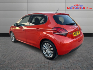 2015 Peugeot 208 1.2 Puretech Allure in Orange — image 5