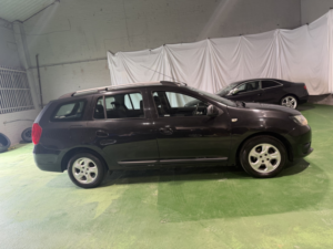 2014 Dacia Logan Mcv 1.5 Laureate Dci 90 in Black — image 3