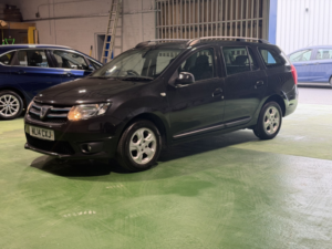 2014 Dacia Logan Mcv 1.5 Laureate Dci 90 in Black — image 5