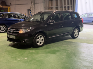 2014 Dacia Logan Mcv 1.5 Laureate Dci 90 in Black — image 6