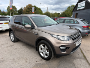 2016 Land Rover Discovery Sport 2.0 Td4 Se Tech SUV 5dr Diesel Manual 4WD Euro 6 (s/s) (5 Seat) (150 Ps) in Brown — image 2
