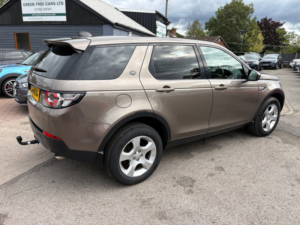2016 Land Rover Discovery Sport 2.0 Td4 Se Tech SUV 5dr Diesel Manual 4WD Euro 6 (s/s) (5 Seat) (150 Ps) in Brown — image 3