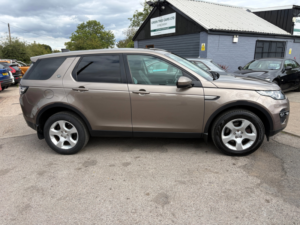 2016 Land Rover Discovery Sport 2.0 Td4 Se Tech SUV 5dr Diesel Manual 4WD Euro 6 (s/s) (5 Seat) (150 Ps) in Brown — image 6