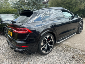 2020 Audi Rsq8 4.0 Tfsi V8 Vorsprung in Black — image 4
