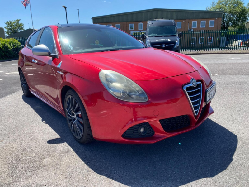 2013 Alfa Romeo Giulietta 1750 Tbi Cloverleaf Euro 5 5dr in Red — image 1