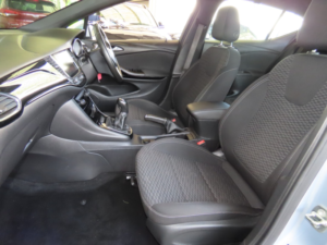 2017 Vauxhall Astra 1.4 I Turbo Sri Nav in Silver — image 5