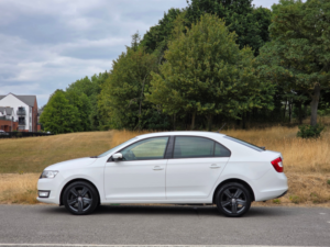 2016 Skoda Rapid 1.2 Tsi Se L Hatchback 5dr Petrol Manual Euro 6 (s/s) (110 Ps) in White — image 4