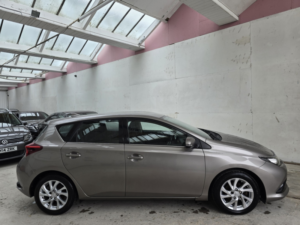 2016 Toyota Auris 1.6 D-4d Icon in Bronze — image 4