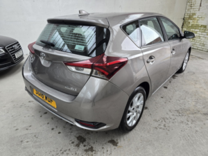2016 Toyota Auris 1.6 D-4d Icon in Bronze — image 5