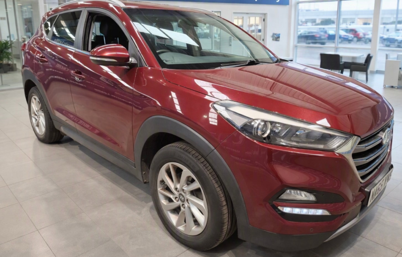 2016 Hyundai Tucson 1.7 Crdi Blue Drive Premium SUV 5dr Diesel Manual Euro 6 (s/s) (116 Ps) in Red — image 1