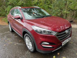 2016 Hyundai Tucson 1.7 Crdi Blue Drive Premium SUV 5dr Diesel Manual Euro 6 (s/s) (116 Ps) in Red — image 4