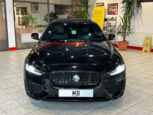2023 Jaguar Xe 2.0 D200 Mhev R-Dynamic Se Black(cat-S). in Black — image 4
