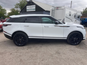 2018 Land Rover Range Rover Velar 2.0 D180 R-Dynamic Hse SUV 5dr Diesel Auto 4WD Euro 6 (s/s) (180 Ps) in White — image 5