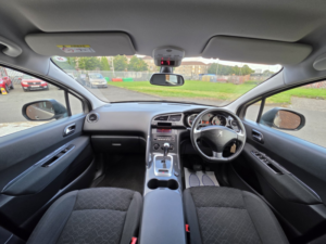 2016 Peugeot 3008 1.6 Hdi Active in Grey — image 2