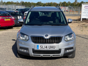 2014 Skoda Yeti 2.0 Tdi Elegance Outdoor Euro 5 5dr in Silver — image 2