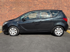 2015 Vauxhall Meriva 1.4i Turbo Exclusiv Auto Euro 6 5dr in Black — image 3