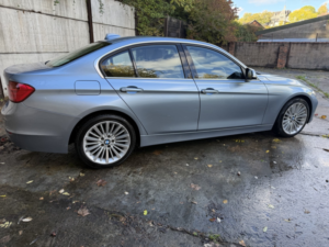 2012 BMW 3 Series 2.0 320i Luxury Saloon in Blue — image 2