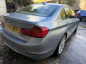 2012 BMW 3 Series 2.0 320i Luxury Saloon in Blue — image 4