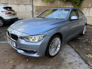 2012 BMW 3 Series 2.0 320i Luxury Saloon in Blue — image 5
