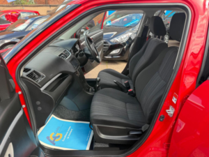2015 Suzuki Swift 1.2 Dualjet Sz4 Allgrip Euro 6 (s/s) 5dr in Red — image 4
