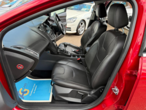 2017 Ford Focus 1.5 Tdci Titanium Euro 6 (s/s) 5dr in Red — image 4