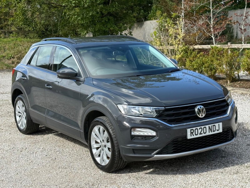2020 Volkswagen T-Roc 1.5 Tsi Evo Se in Grey — image 1