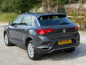 2020 Volkswagen T-Roc 1.5 Tsi Evo Se in Grey — image 6