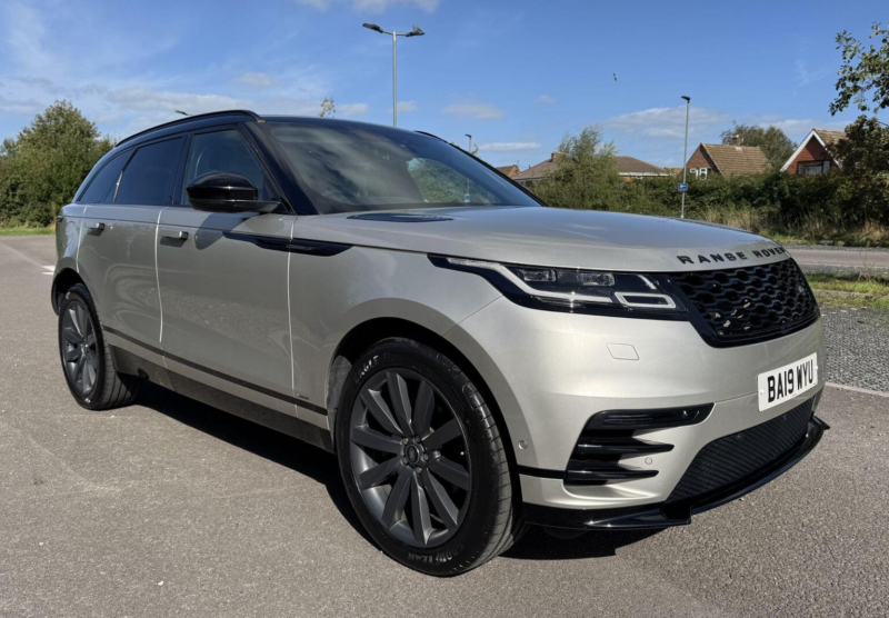 2019 Land Rover Range Rover Velar 3.0 D300 R-Dynamic Hse Auto 4WD Euro 6 (s/s) 5dr in Silver — image 1