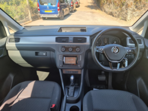 2019 Volkswagen Caddy Maxi Life 2.0 Tdi in Blue — image 2
